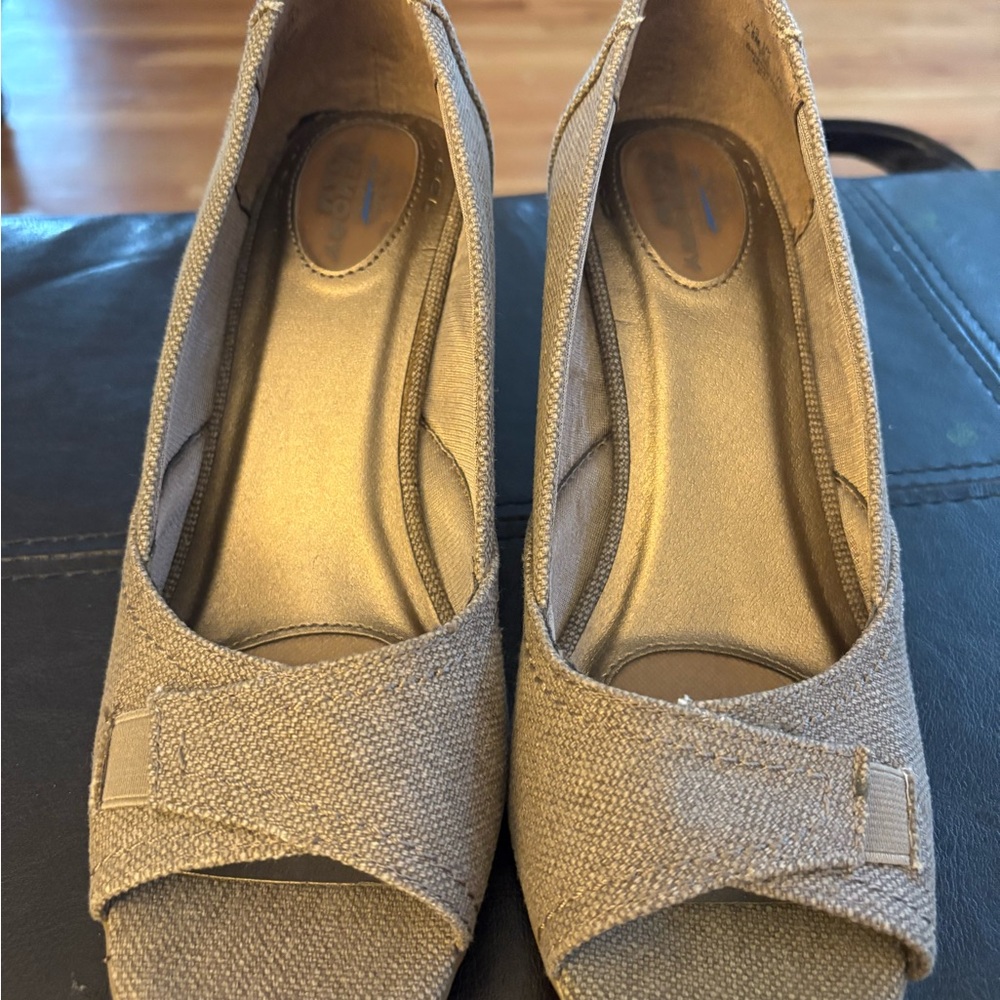 Life Stride Tan Peep-Toe Flats
